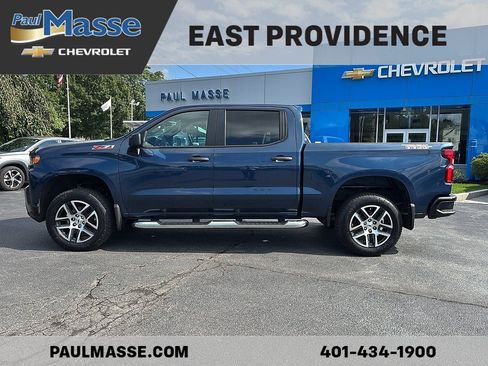 Used 2019 Chevrolet Silverado 1500 Custom Trail Boss w/ Custom Convenience Package AWD/4WD image 4