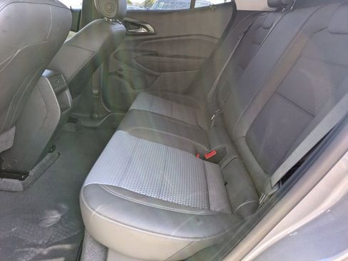 Used 2025 Chevrolet Trax LT w/ LT Convenience Package image 21