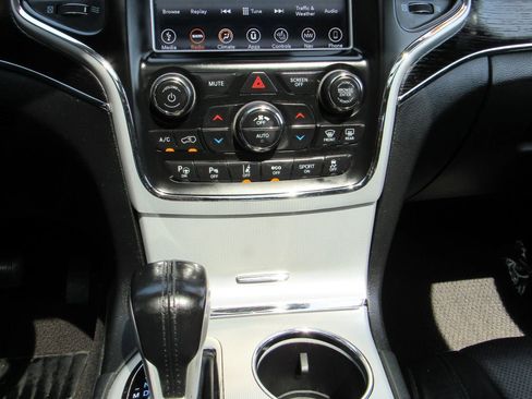 Used 2018 Jeep Grand Cherokee Summit w/ Platinum Series Group AWD/4WD image 22
