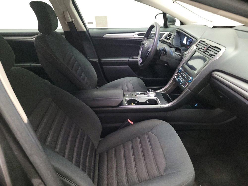 Used 2018 Ford Fusion SE w/ Fusion SE Technology Package FWD image 21