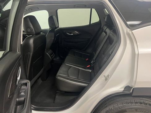 Used 2024 GMC Terrain SLT AWD/4WD image 25