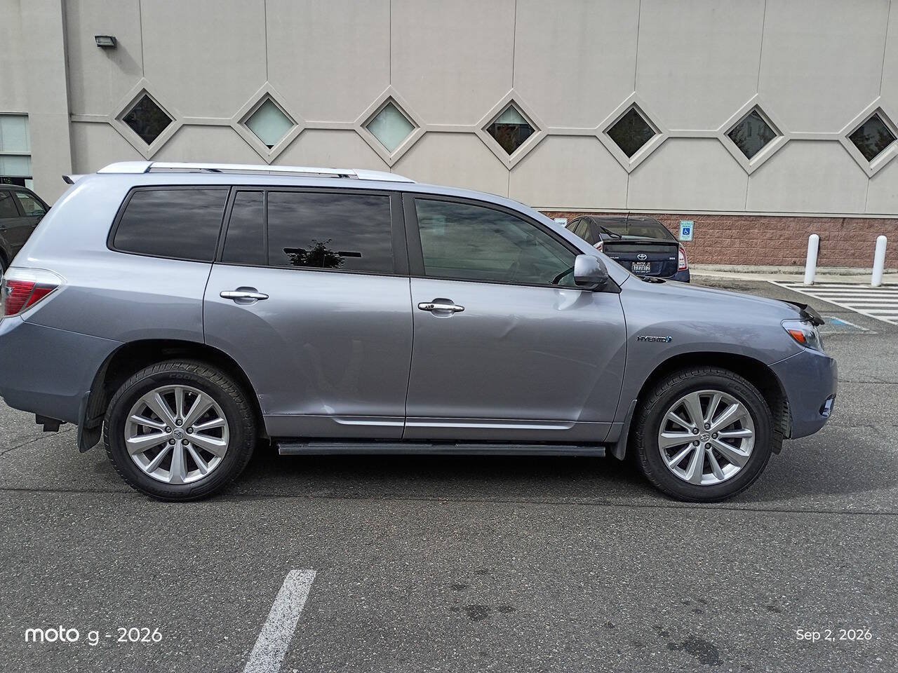 Used 2010 Toyota Highlander 4WD Hybrid image 6