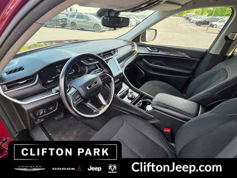 Used 2022 Jeep Grand Cherokee L Laredo w/ Luxury Tech Group I AWD/4WD image 11
