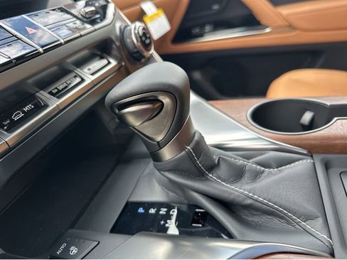 New 2026 Lexus LX 600 4WD w/ Luxury Package image 32
