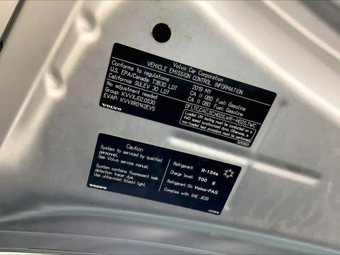 Used 2019 Volvo XC60 T6 Momentum w/ Premium Package image 31