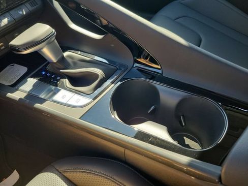 New 2026 Hyundai Elantra Limited FWD image 17