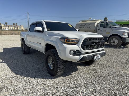 Used 2021 Toyota Tacoma SR5 w/ Blackout Package (TMS) RWD image 4