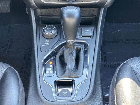 Used 2023 Jeep Cherokee Altitude Lux image 13