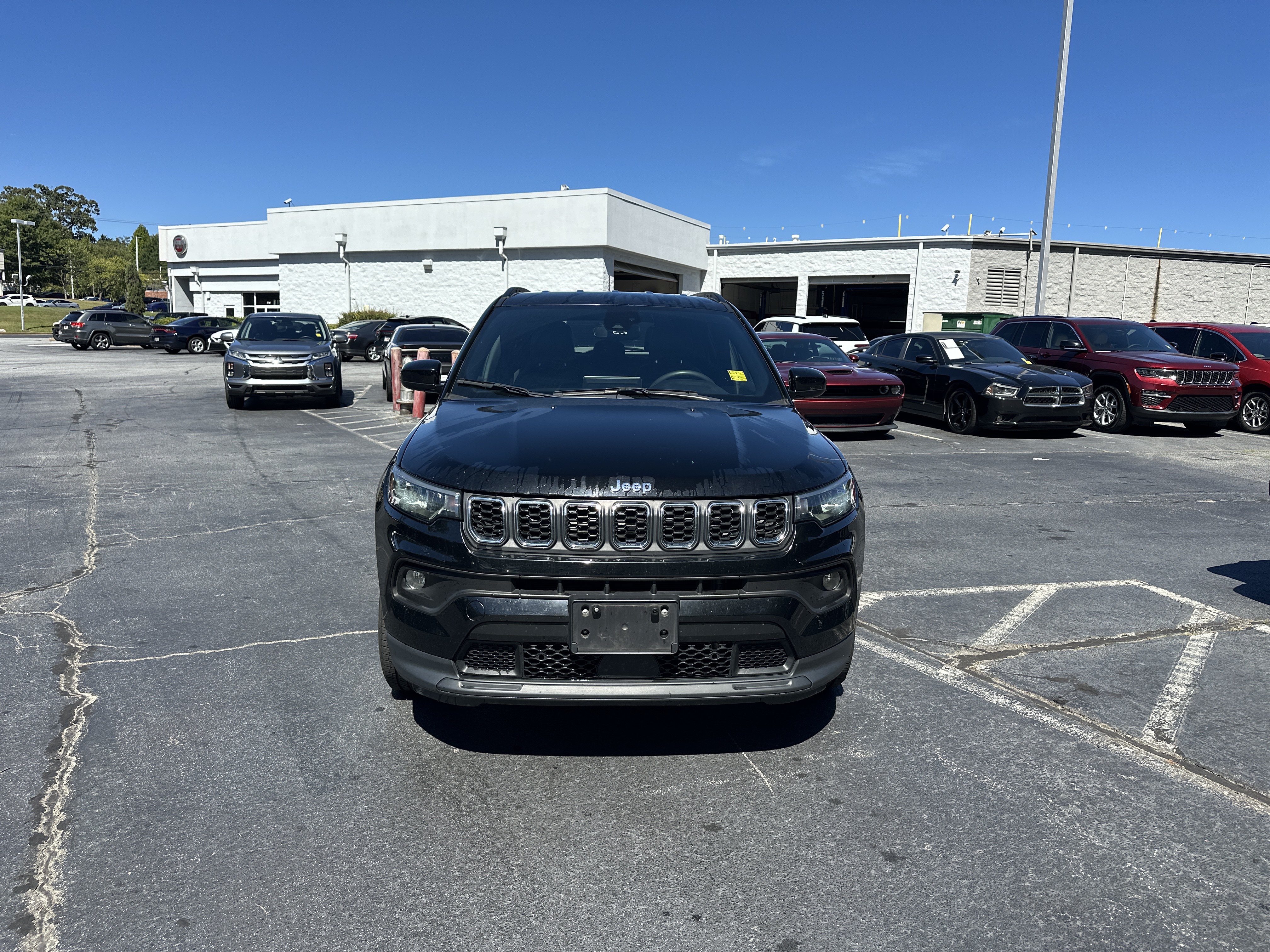 Used 2024 Jeep Compass Latitude AWD/4WD image 4