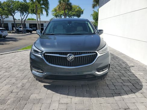 Used 2021 Buick Enclave Essence FWD image 2