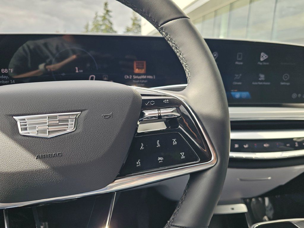 Certified 2024 Cadillac Lyriq Luxury AWD/4WD image 32