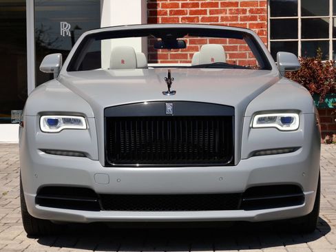 Used 2020 Rolls-Royce Dawn RWD image 5