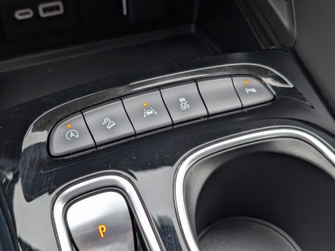 Used 2023 Buick Envision Essence image 25