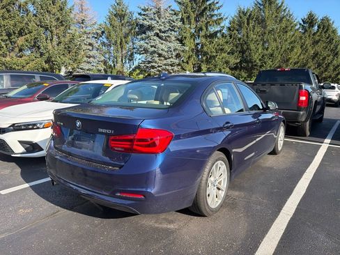 Used 2018 BMW 320i xDrive Sedan AWD/4WD image 3
