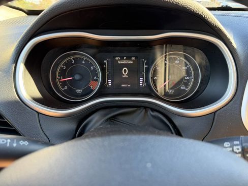 Used 2014 Jeep Cherokee Sport w/ Cold Weather Group image 23