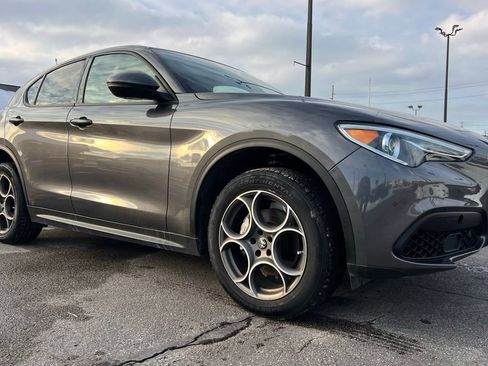 Used 2023 Alfa Romeo Stelvio Sprint image 10