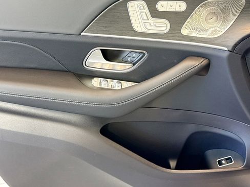 New 2026 Mercedes-Benz GLS 450 4MATIC image 16