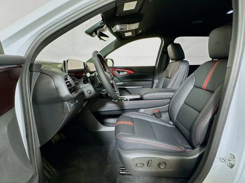 New 2026 Chevrolet Traverse RS FWD image 12