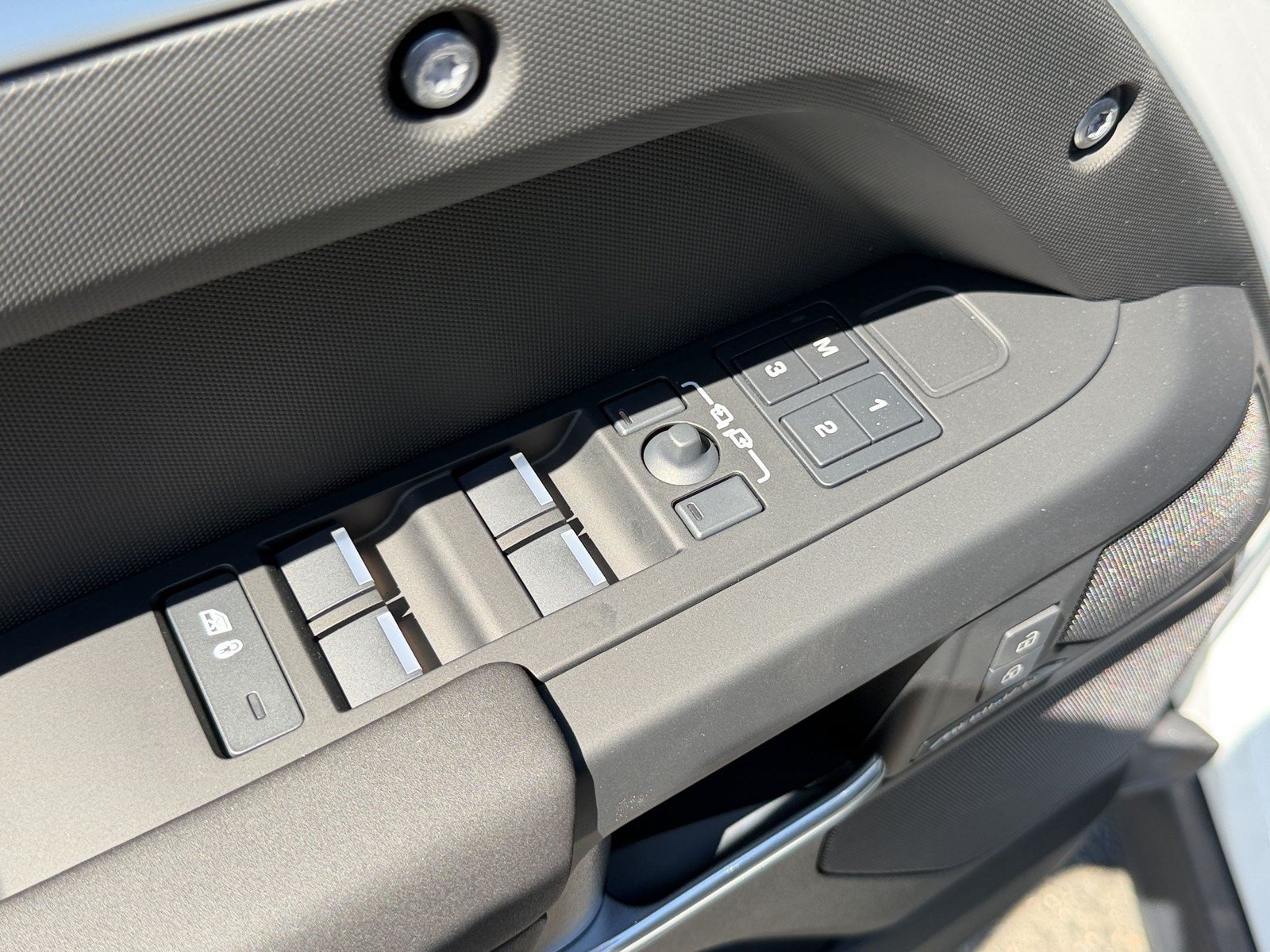 New 2026 Land Rover Defender 110 S AWD/4WD image 14