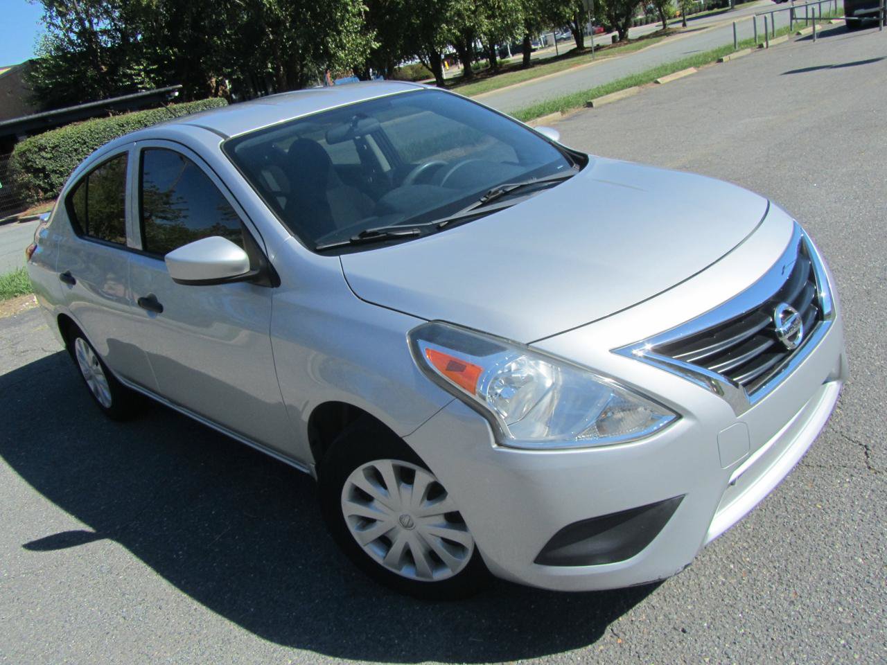 Used 2017 Nissan Versa S Plus FWD image 3