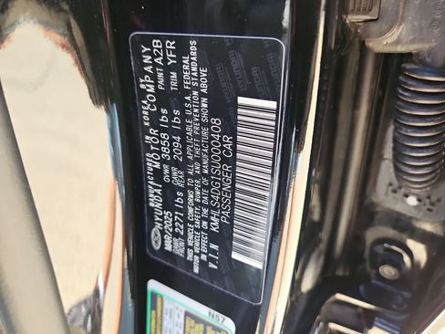 Used 2025 Hyundai Elantra SEL FWD image 36