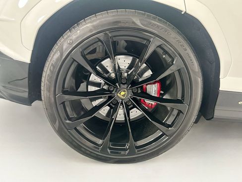 Used 2024 Lamborghini Urus S AWD/4WD image 32