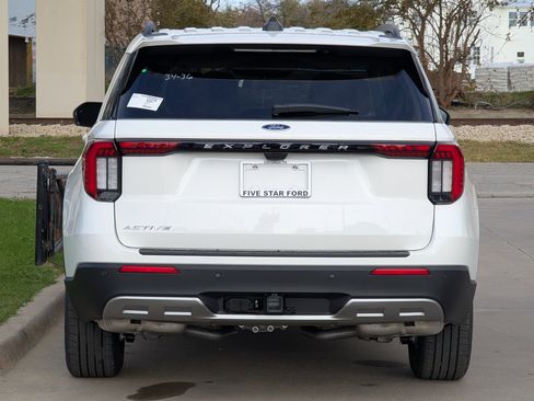 New 2026 Ford Explorer Active w/ Active Comfort Package image 5