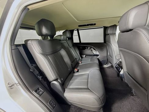Certified 2025 Land Rover Range Rover Long Wheelbase SE AWD/4WD image 29