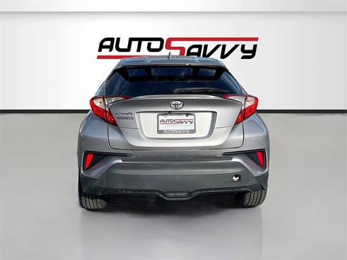 Used 2018 Toyota C-HR XLE image 6