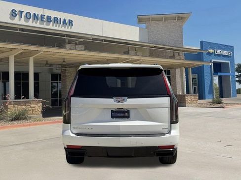 Used 2023 Cadillac Escalade ESV Sport Platinum AWD/4WD image 6