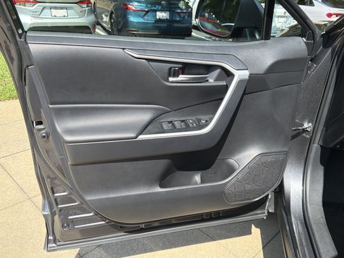 Used 2025 Toyota RAV4 XLE FWD image 10