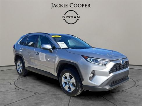 Used 2021 Toyota RAV4 XLE image 7