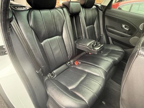 Used 2018 Land Rover Range Rover Evoque SE Premium image 5