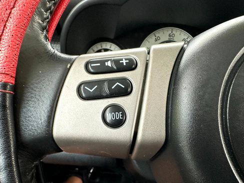 Used 2013 Toyota FJ Cruiser 2WD image 37