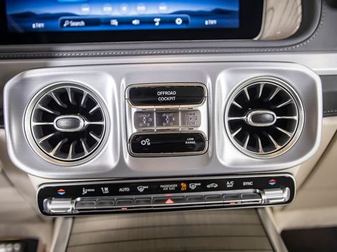 Used 2025 Mercedes-Benz G 63 AMG 4MATIC image 33