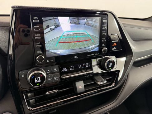 Used 2021 Toyota Highlander XSE AWD/4WD image 24