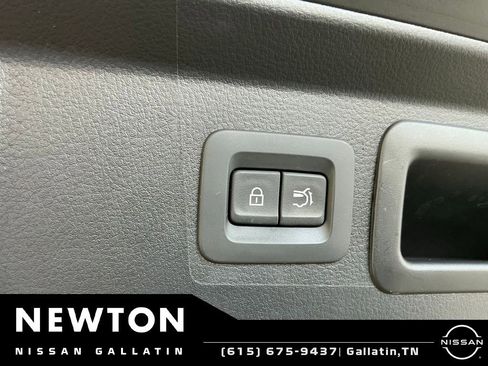 Used 2025 MAZDA CX-50 AWD 2.5 Hybrid w/ Premium Pkg image 19