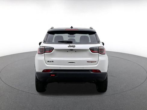 Used 2025 Jeep Compass Trailhawk AWD/4WD image 8