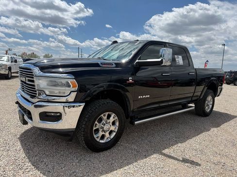 Used 2019 RAM 2500 Laramie AWD/4WD image 5