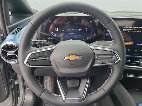 New 2026 Chevrolet Equinox EV LT image 16