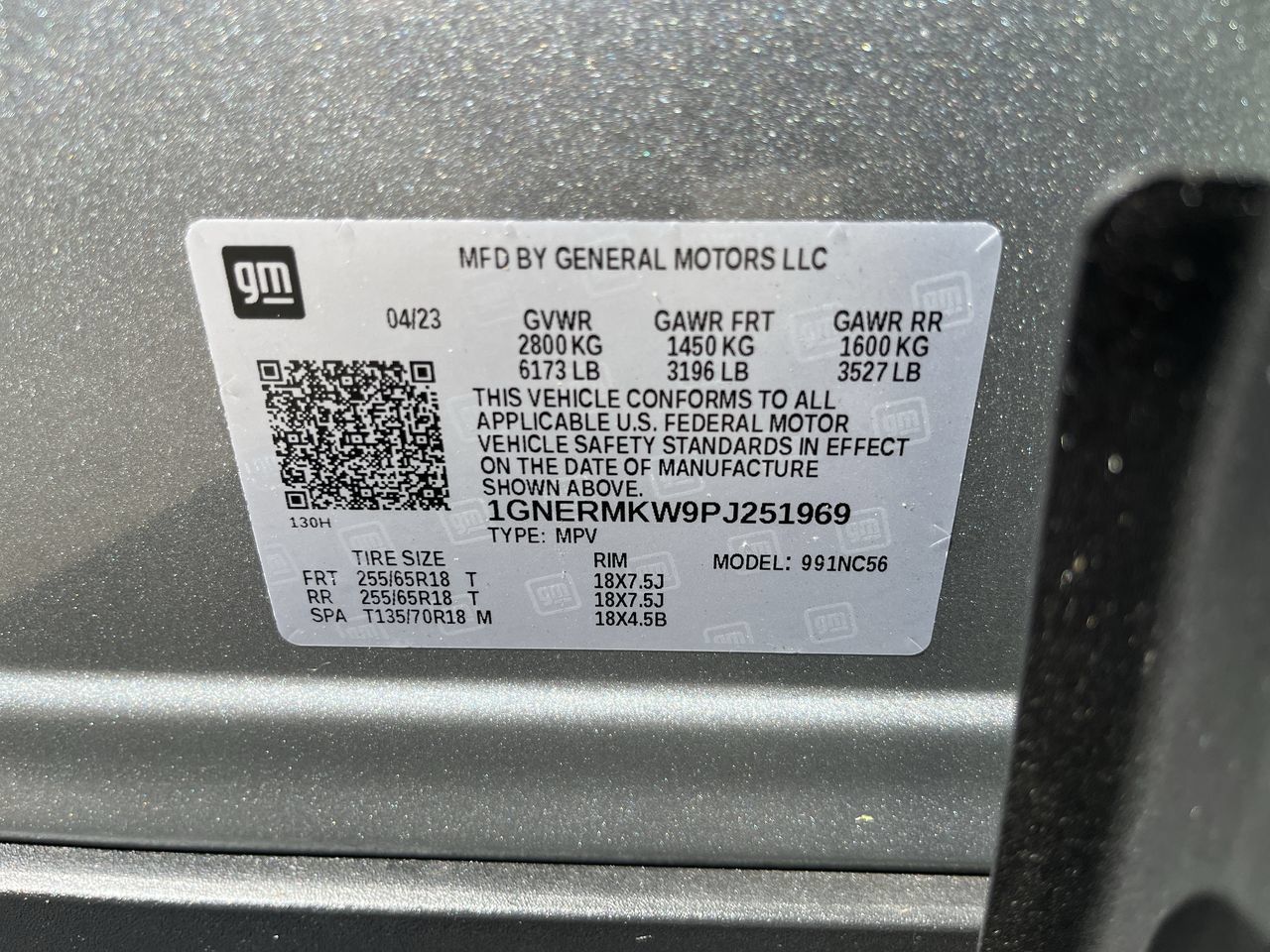 Used 2023 Chevrolet Traverse LT w/ LPO, Cargo Package FWD image 31