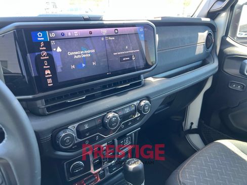 Used 2026 Jeep Gladiator Mojave w/ Safety Group AWD/4WD image 31