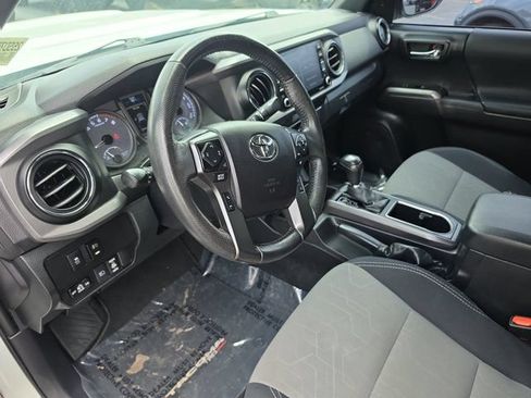 Used 2021 Toyota Tacoma TRD Sport RWD image 17