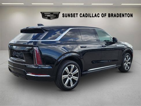 New 2025 Cadillac Escalade IQ Luxury 1 w/ Smart Trailering package image 7