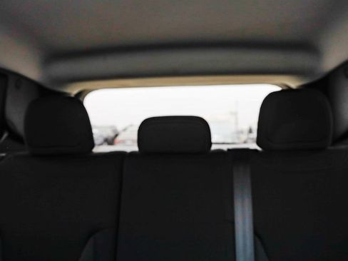 Used 2023 Jeep Renegade Latitude AWD/4WD image 26