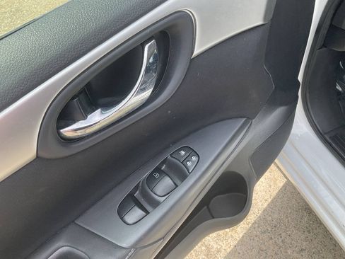 Used 2018 Nissan Sentra S FWD image 10