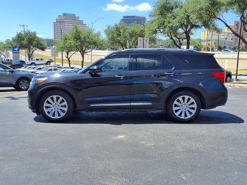 Certified 2024 Ford Explorer Limited w/ Limited Technology Package RWD image 9
