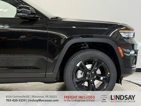 New 2025 Jeep Grand Cherokee Limited w/ Luxury Tech Group II image 3