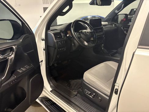 Used 2023 Lexus GX 460 w/ Black Line Special Edition AWD/4WD image 10