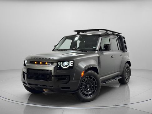 Used 2025 Land Rover Defender 110 image 1